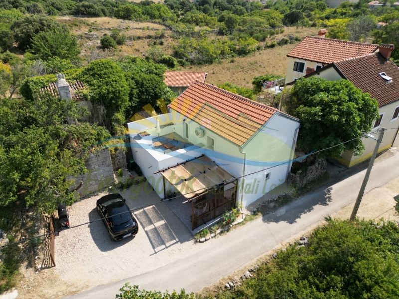Kuća i dvori&scaron;te